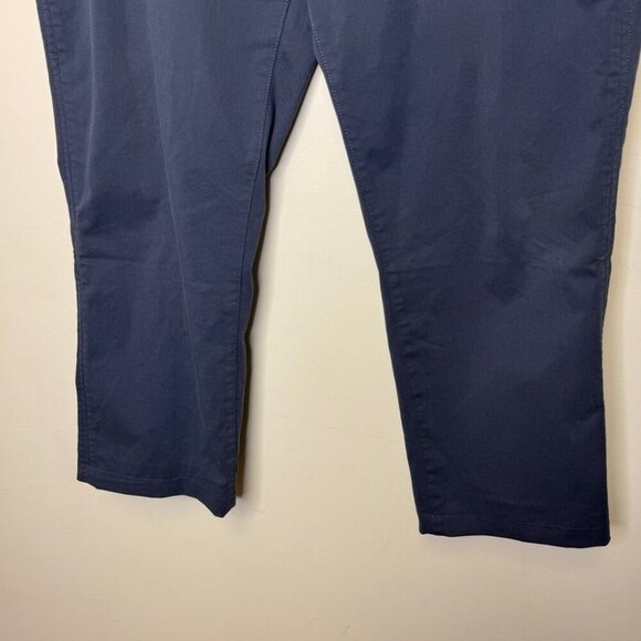 LL Bean Men's Classic Fit Straight Leg Comfort Stretch Chino Pants size 38x32 - Picture 4 of 14